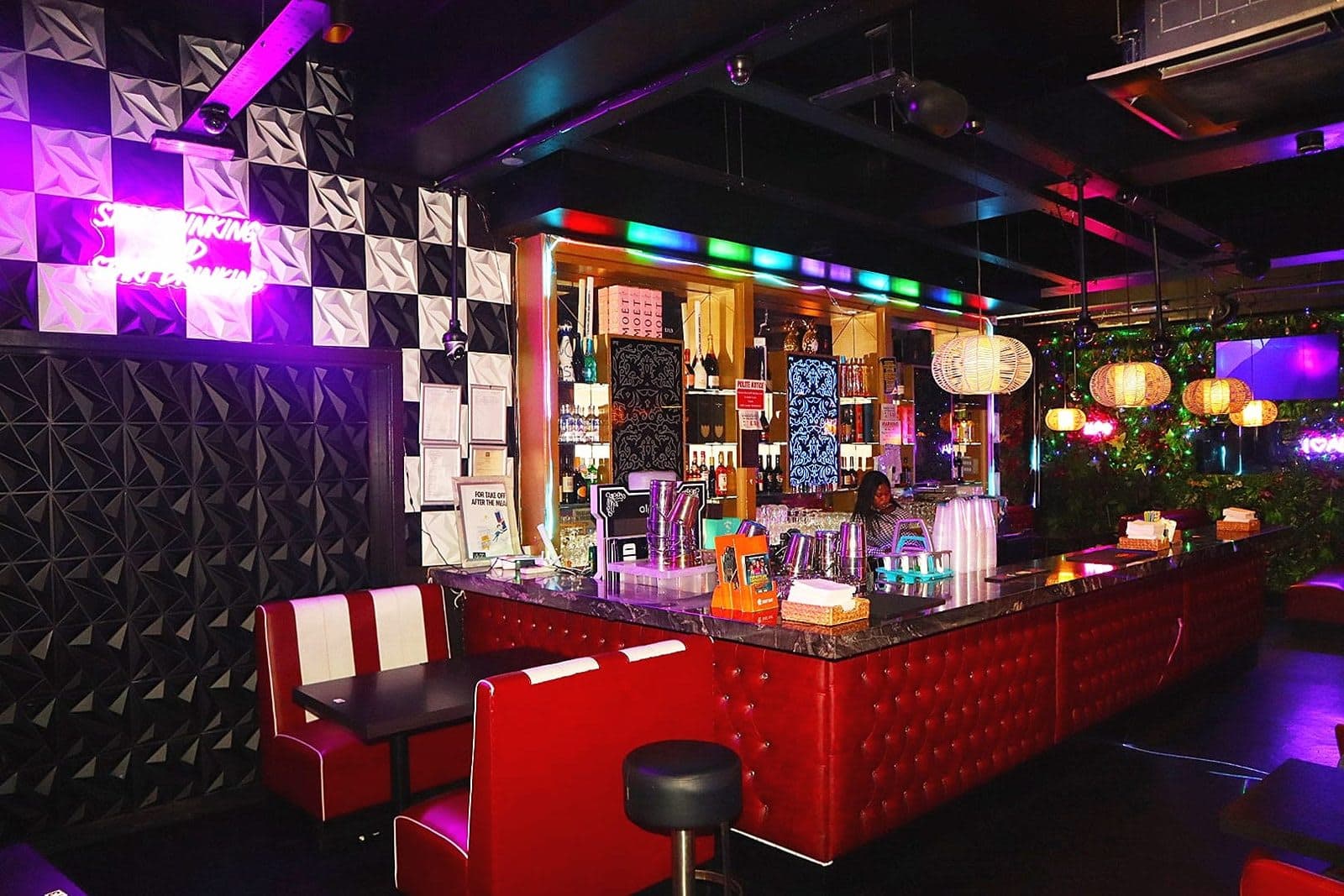 Alpha Lounge Restaurant and Bar - image 1