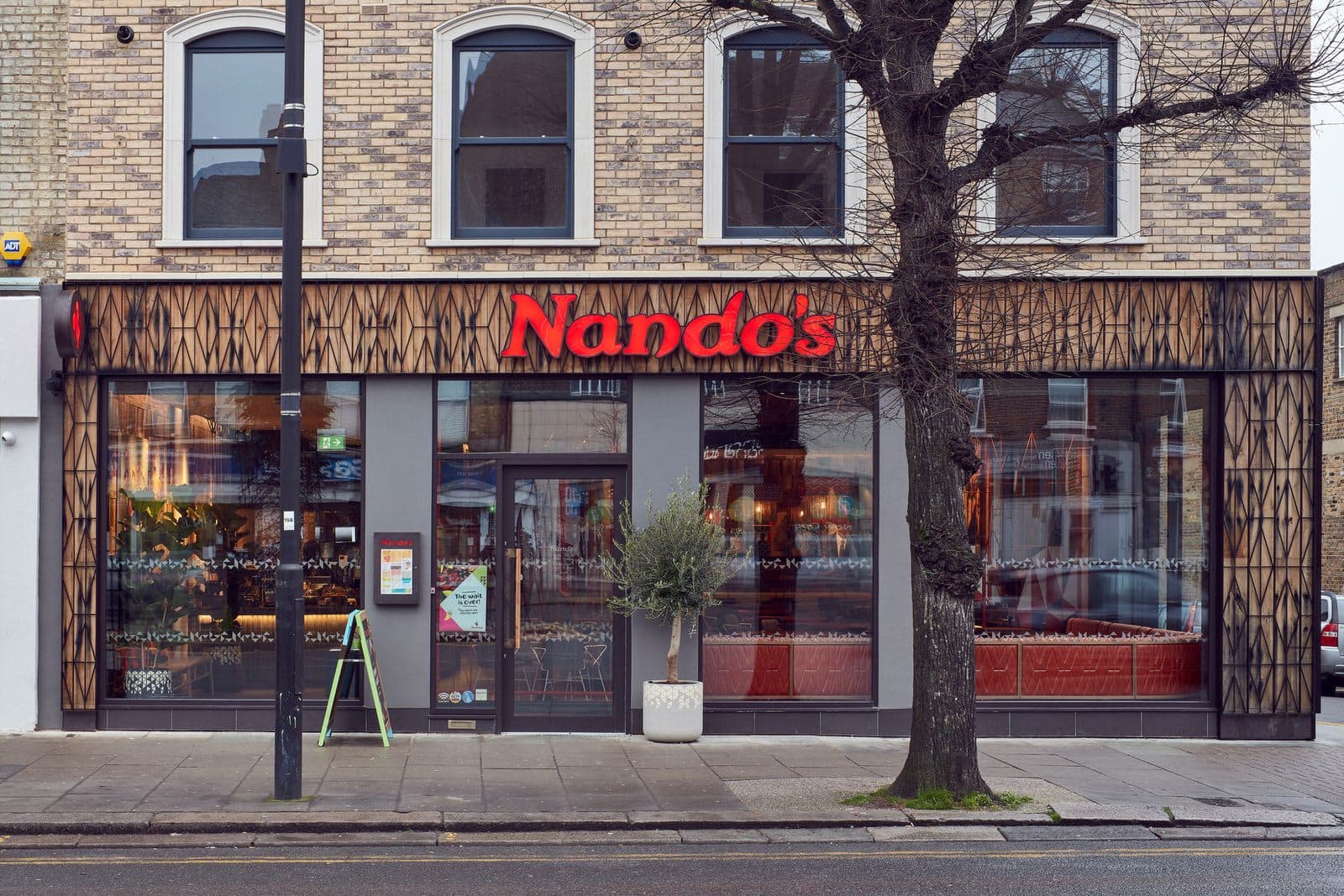 Nando's Finchley - High Road - image 1