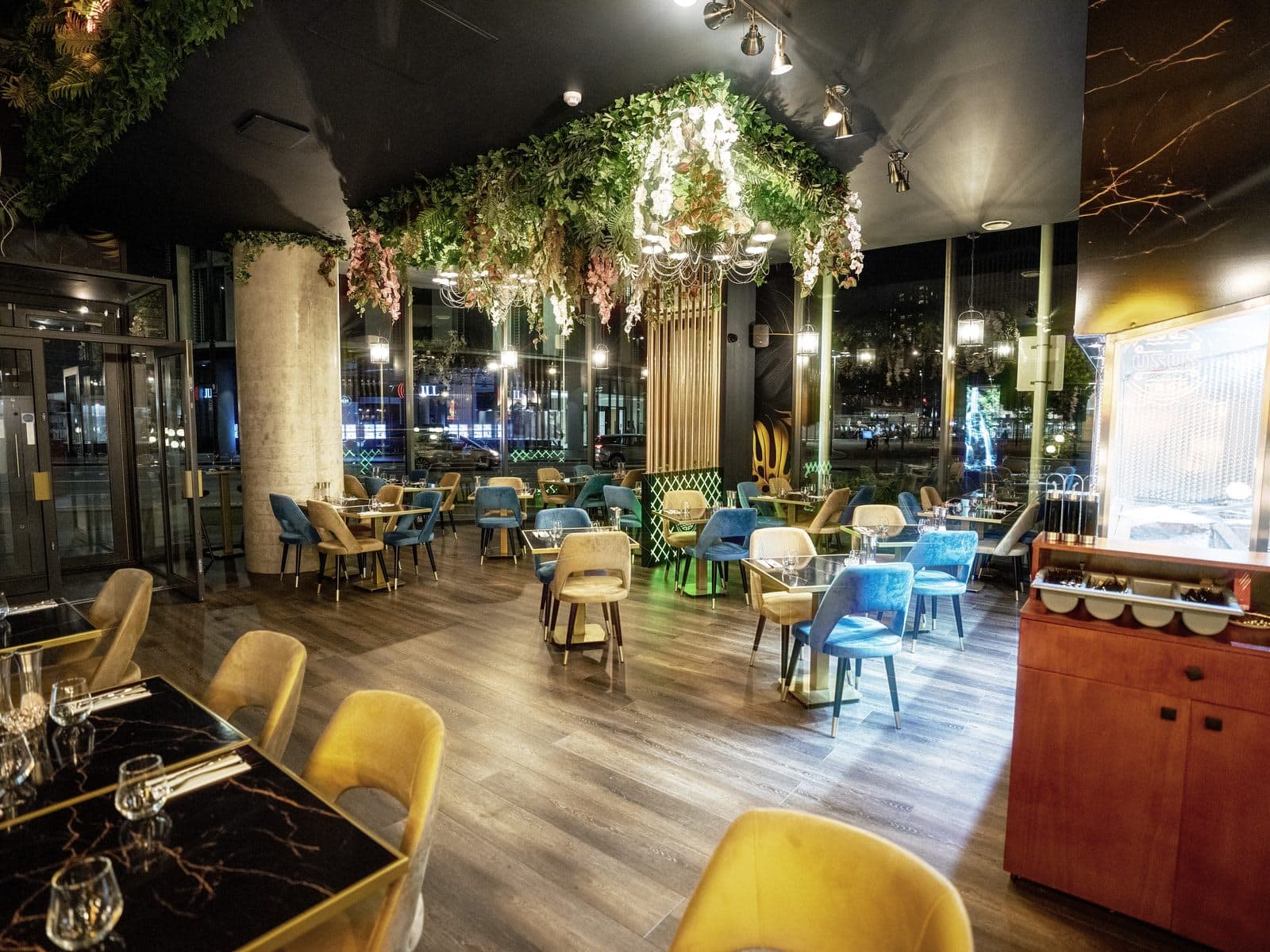 ZUZU BISTRO BAR - image 1