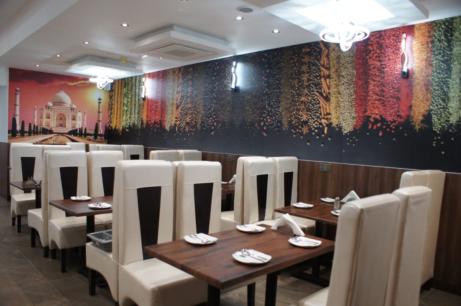 Aahar Indian Vegetarian Restaurant - image 1