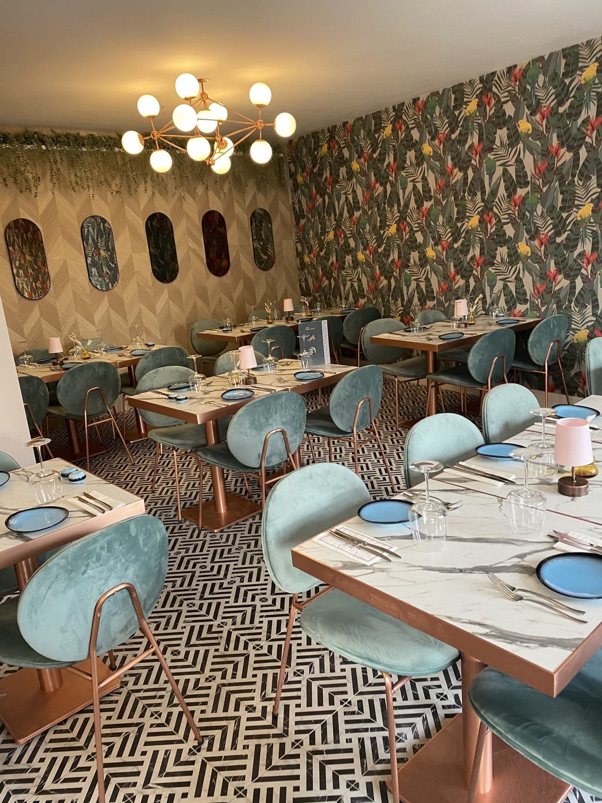 Divan Restaurant - image 1