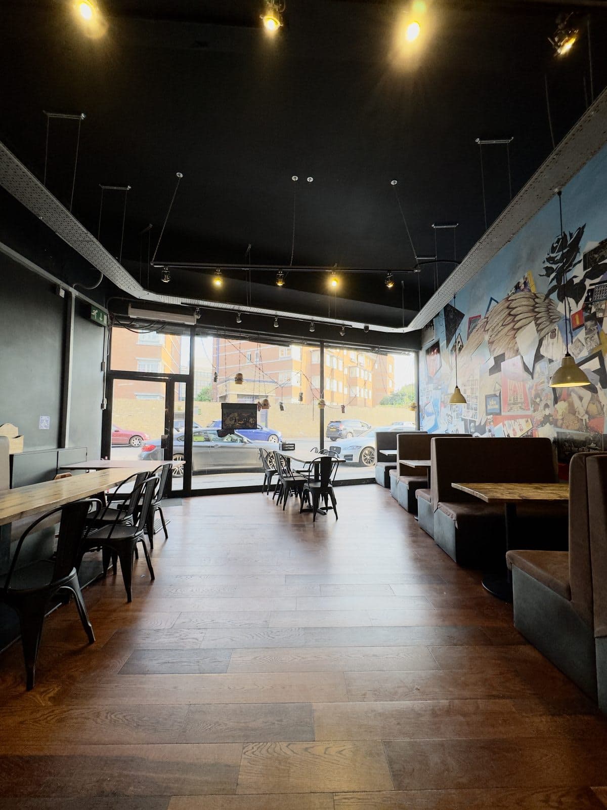 Band of Burgers, Southgate - image 1
