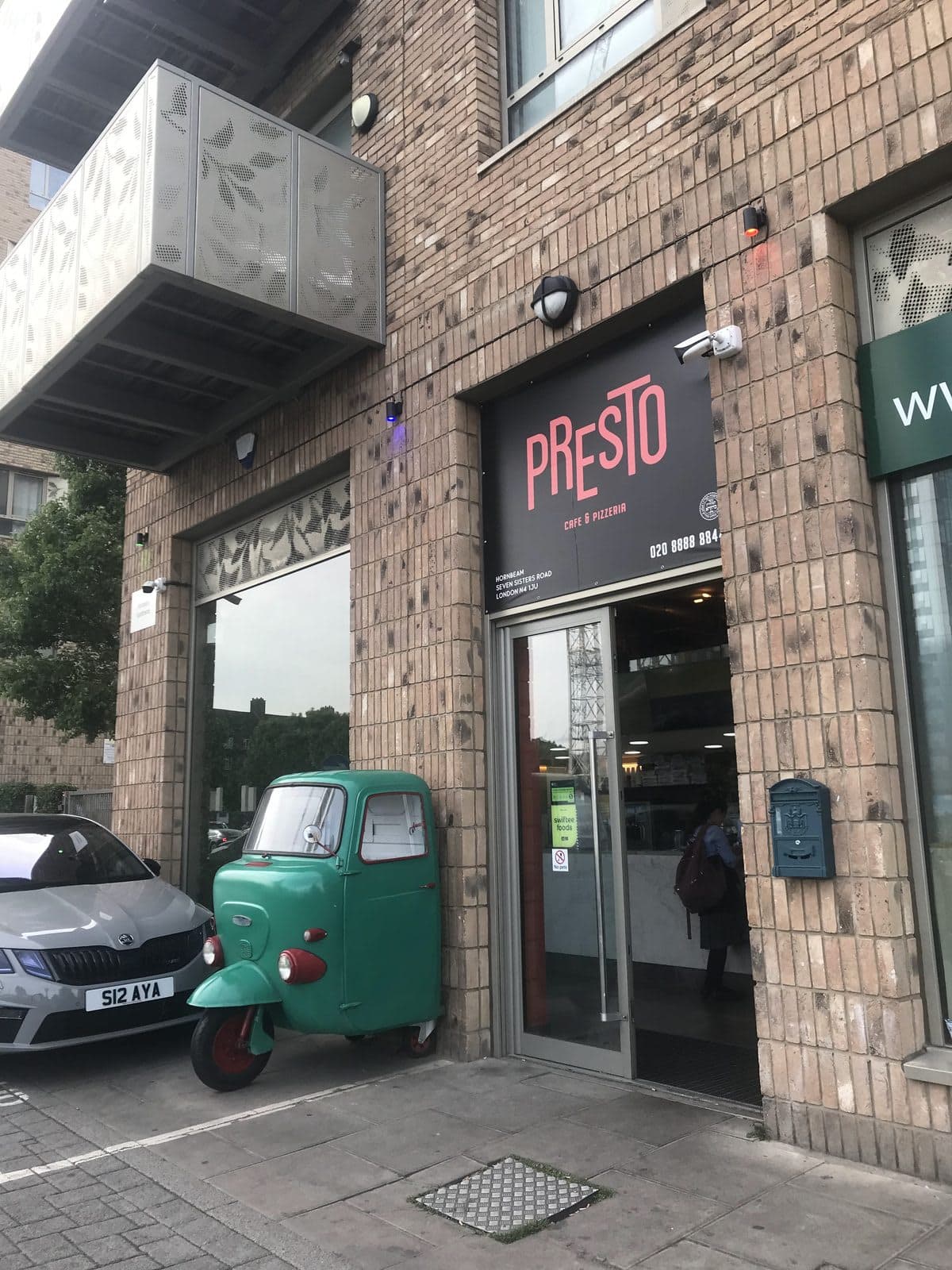 Presto Cafe & Pizzeria - image 1