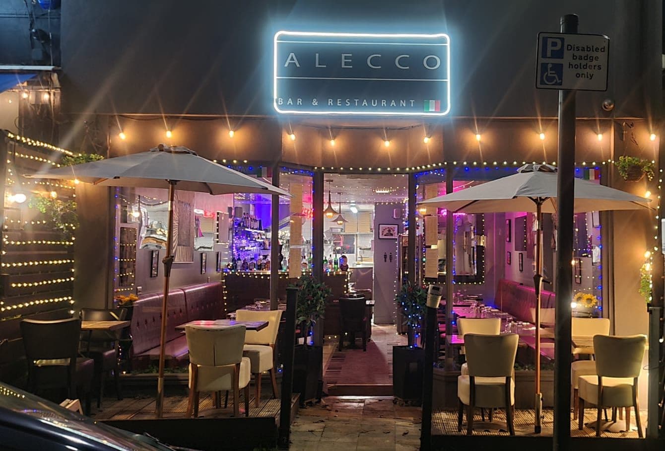 Alecco Bar & Restaurant - image 1