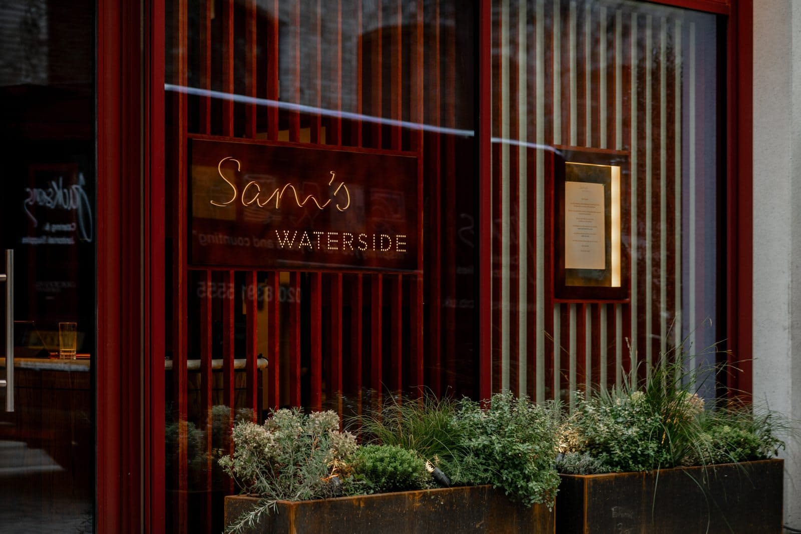 Sam's Waterside Brasserie & Bar, West London - image 1