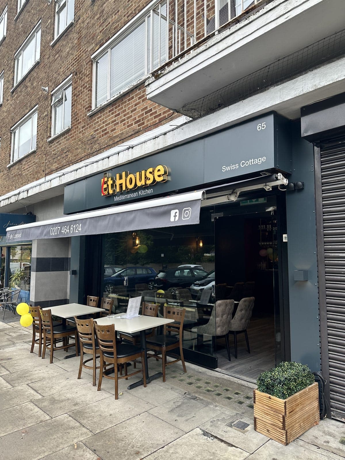 Et House - Swiss Cottage - image 1