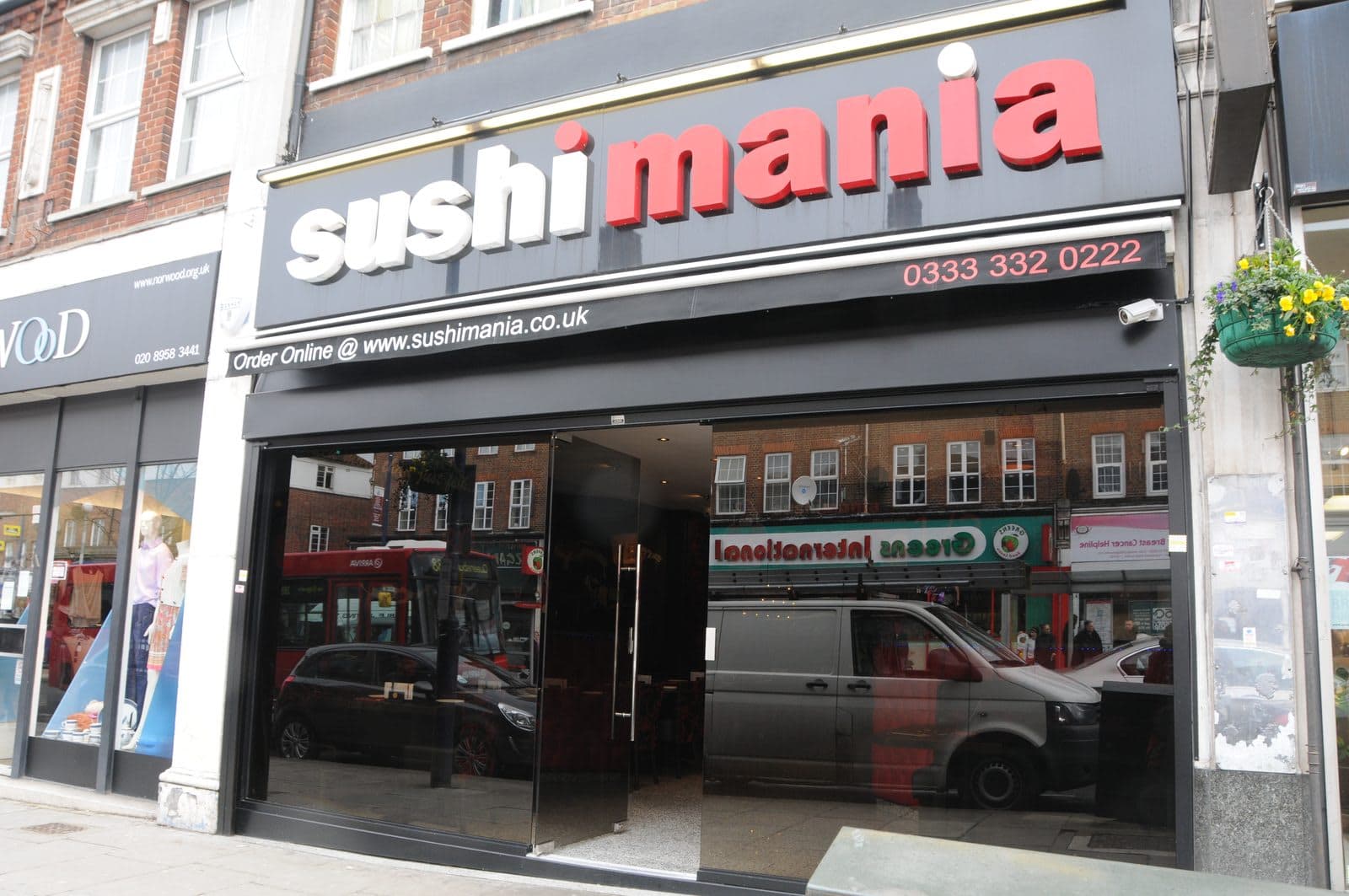 Sushimania Edgware - image 1