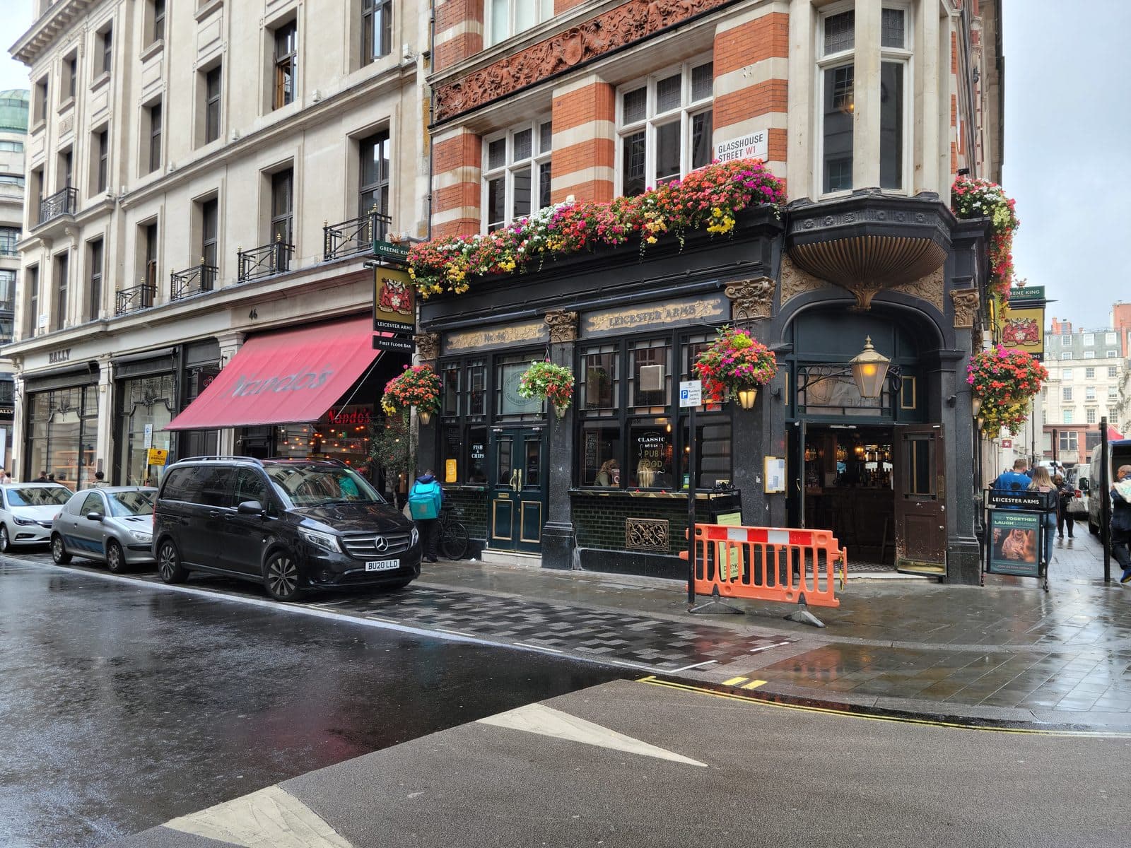 Nando's Glasshouse Street - image 1