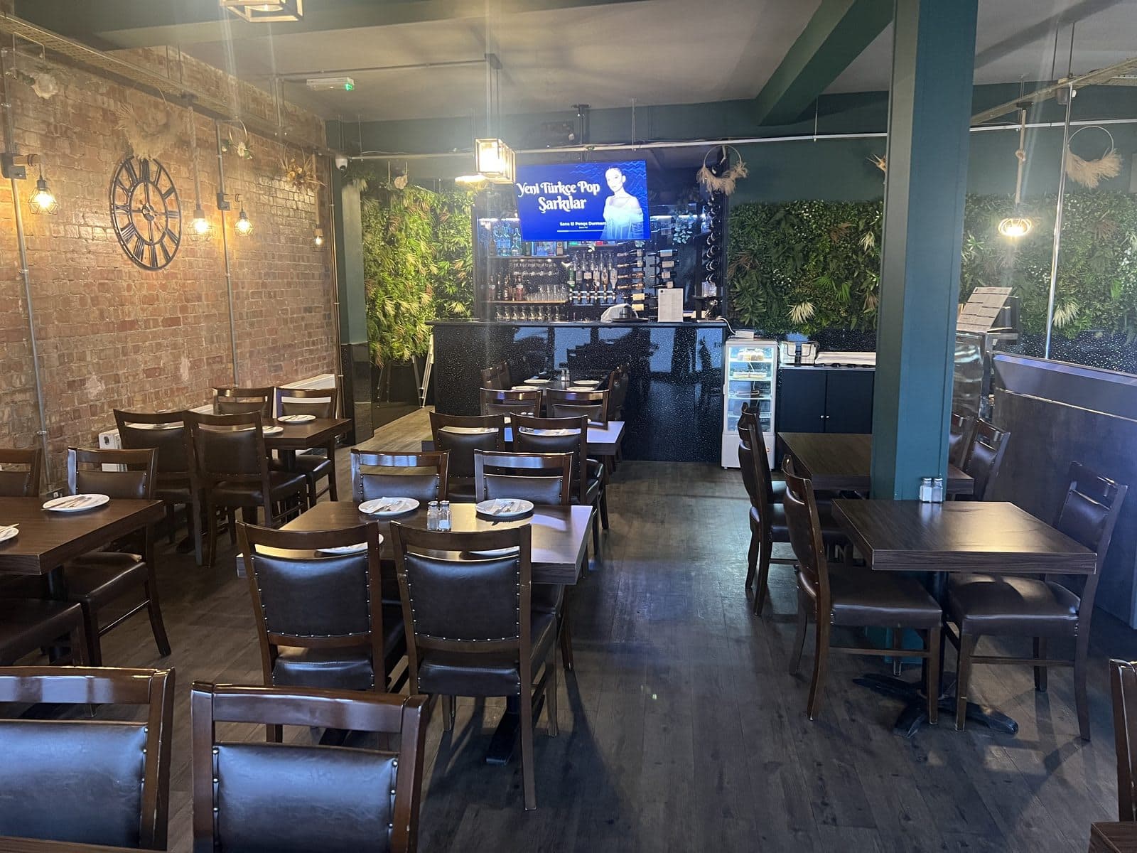 Scoffs Grill - image 1