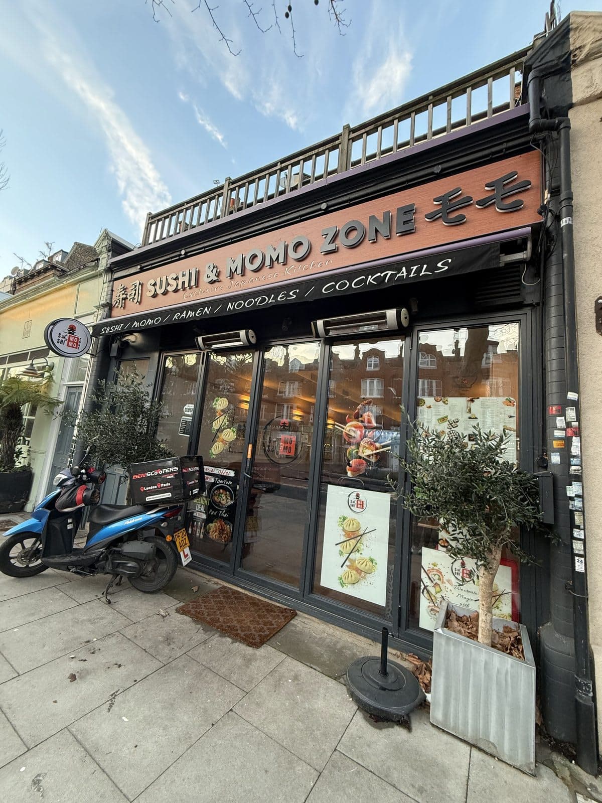 Sushi & Momo Zone - image 1