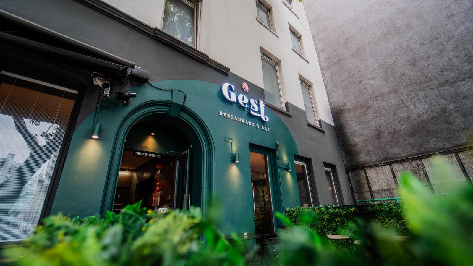 Gest Restaurant - image 1