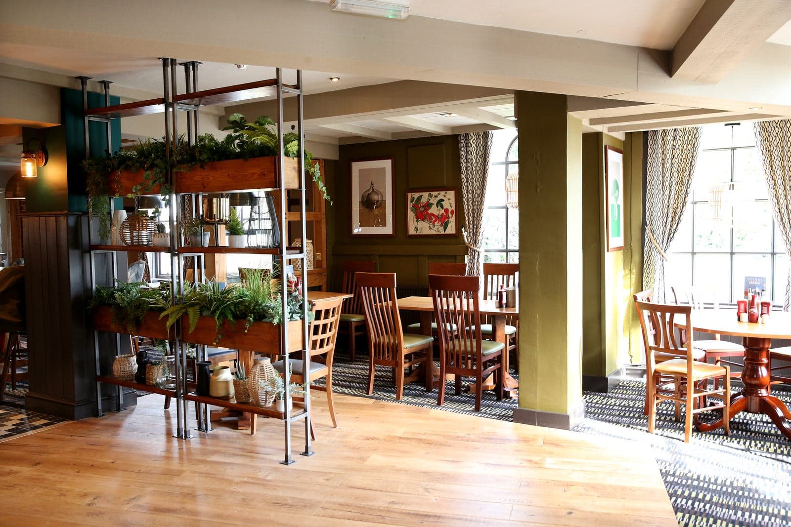Harvester Croxley Green Watford - image 1