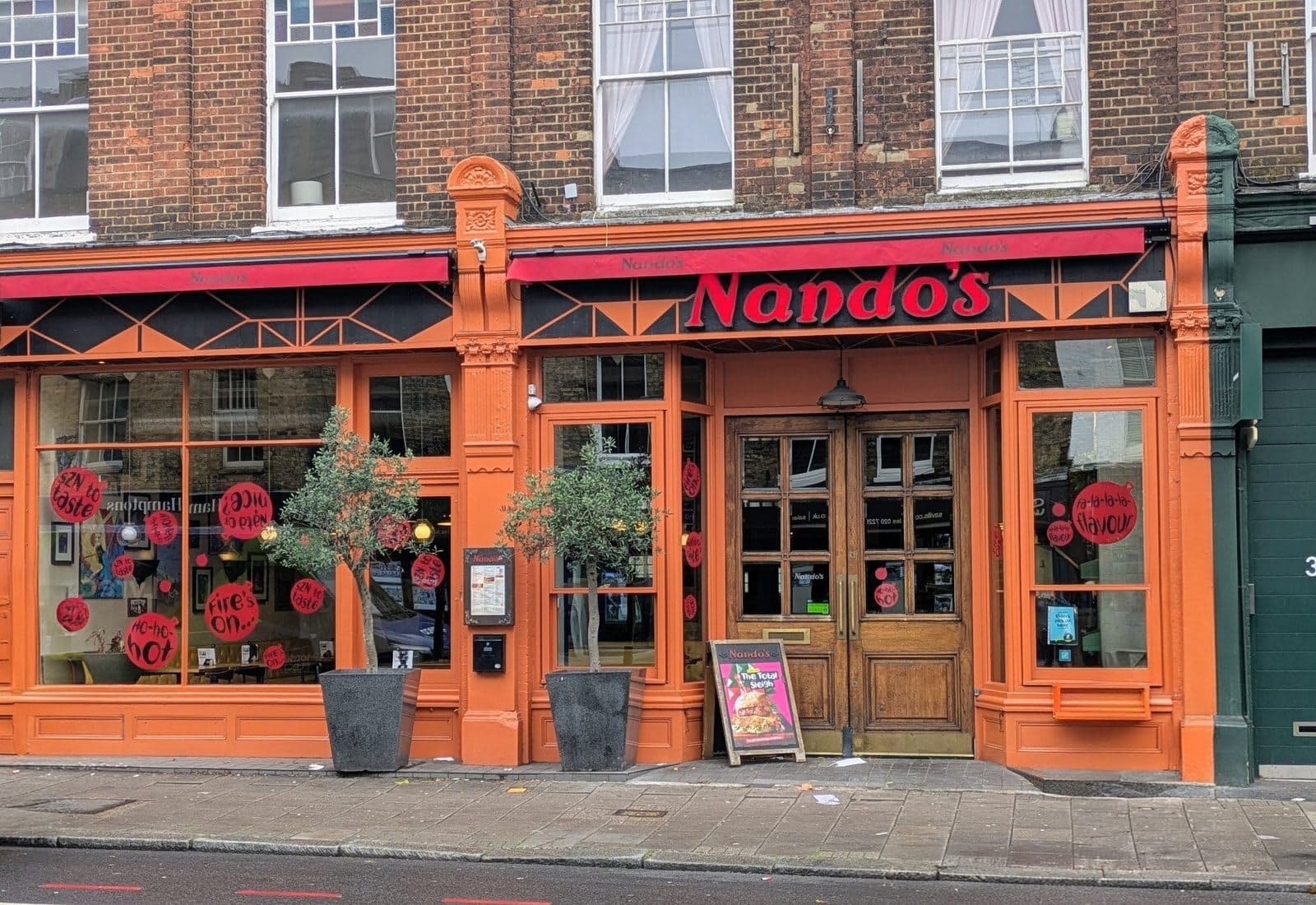 Nando's Islington - image 1