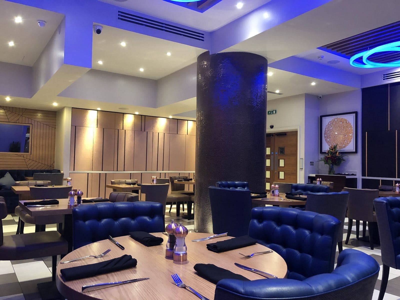 Roba Bar & Restaurant - image 1