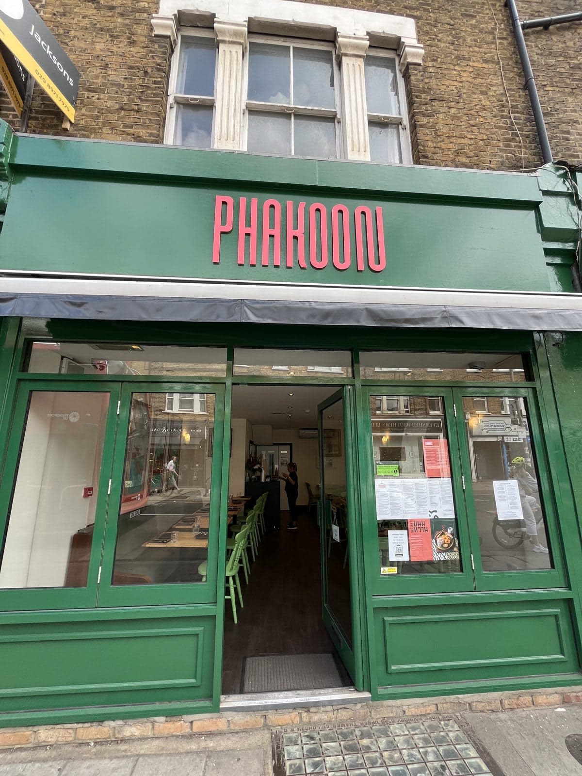 Phakoon Thai Kitchen - Earlsfield - image 1
