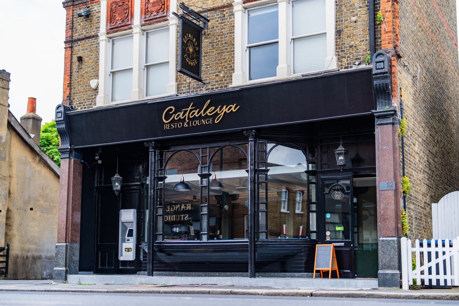 Cataleya Resto & Lounge - image 1