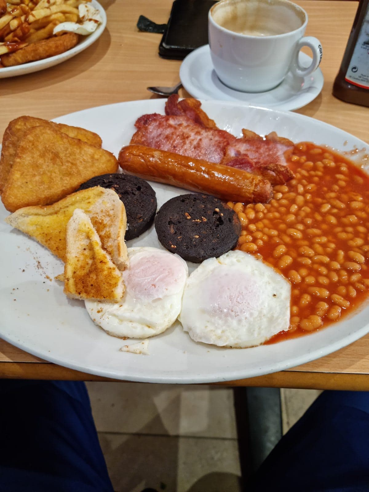 Golden cafe - image 1