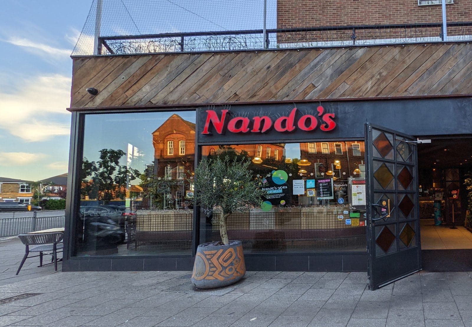 Nando's New Malden - image 1