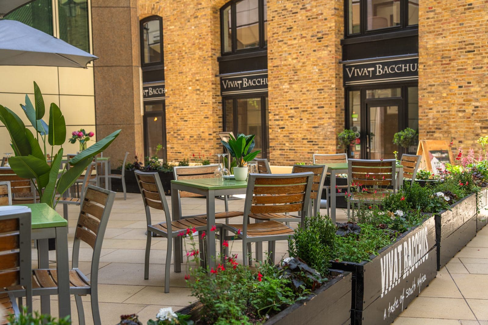Vivat Bacchus London Bridge Restaurant - image 1