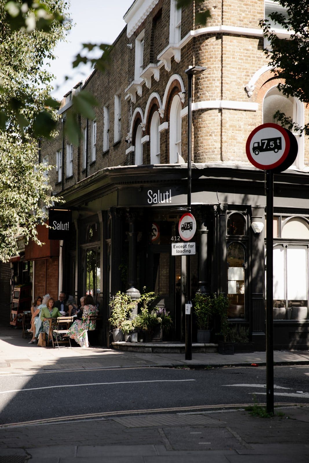 Salut! Restaurant Islington - image 1