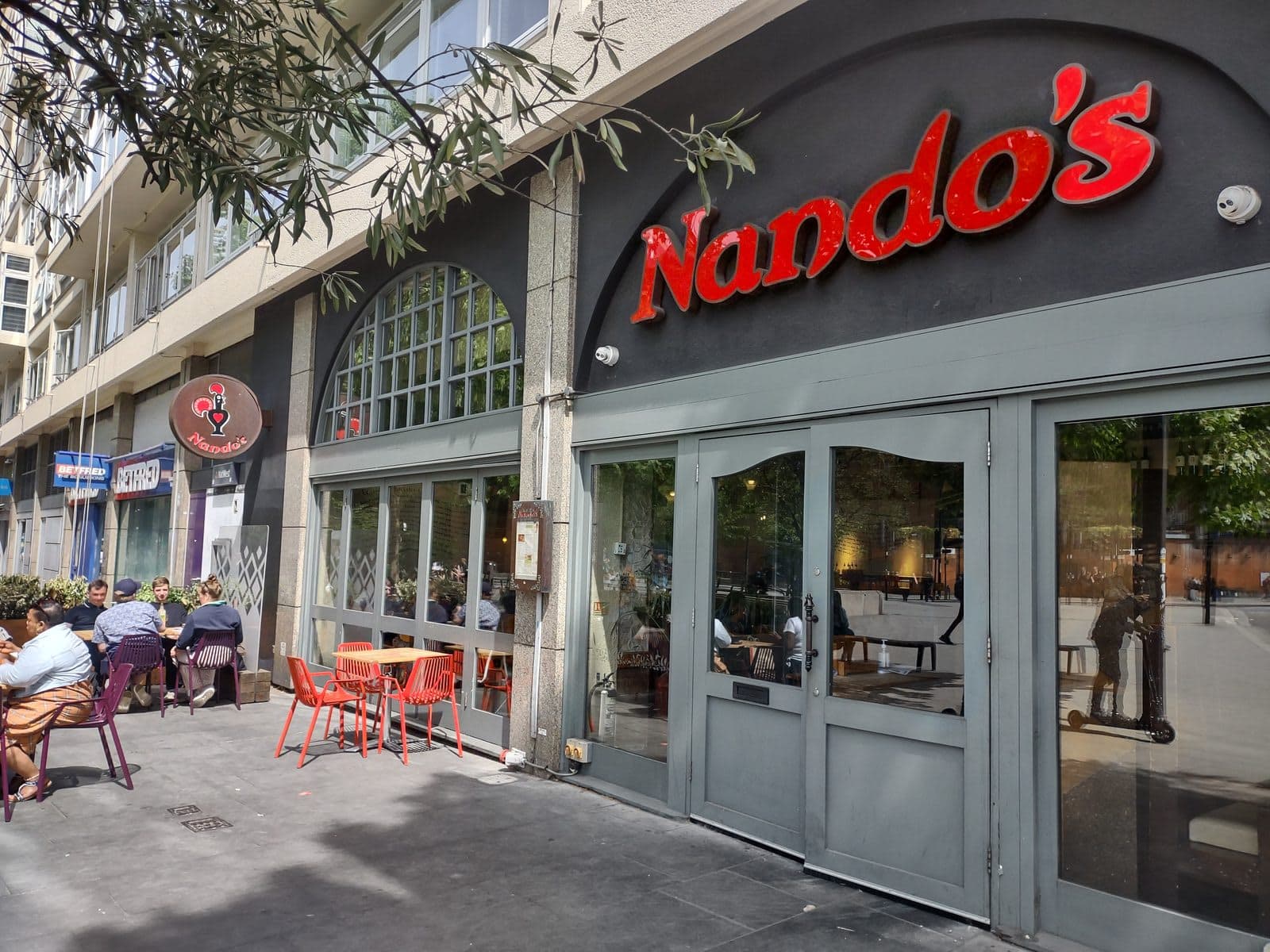 Nando's Elephant & Castle - image 1