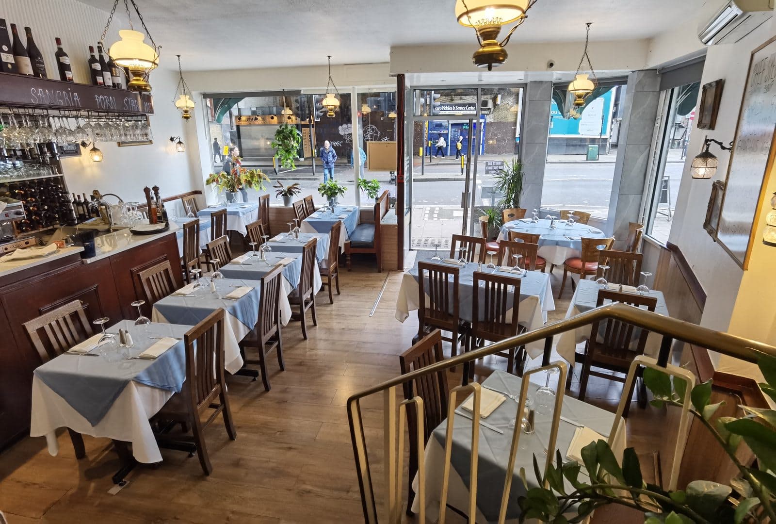 Caprini Restaurant - image 1