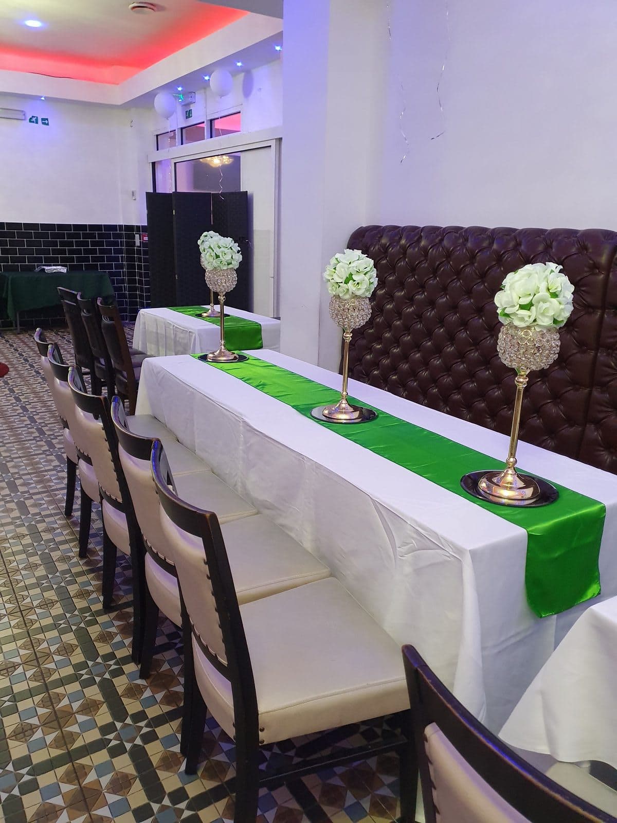 Empire Lounge Bar & Restaurant - image 1
