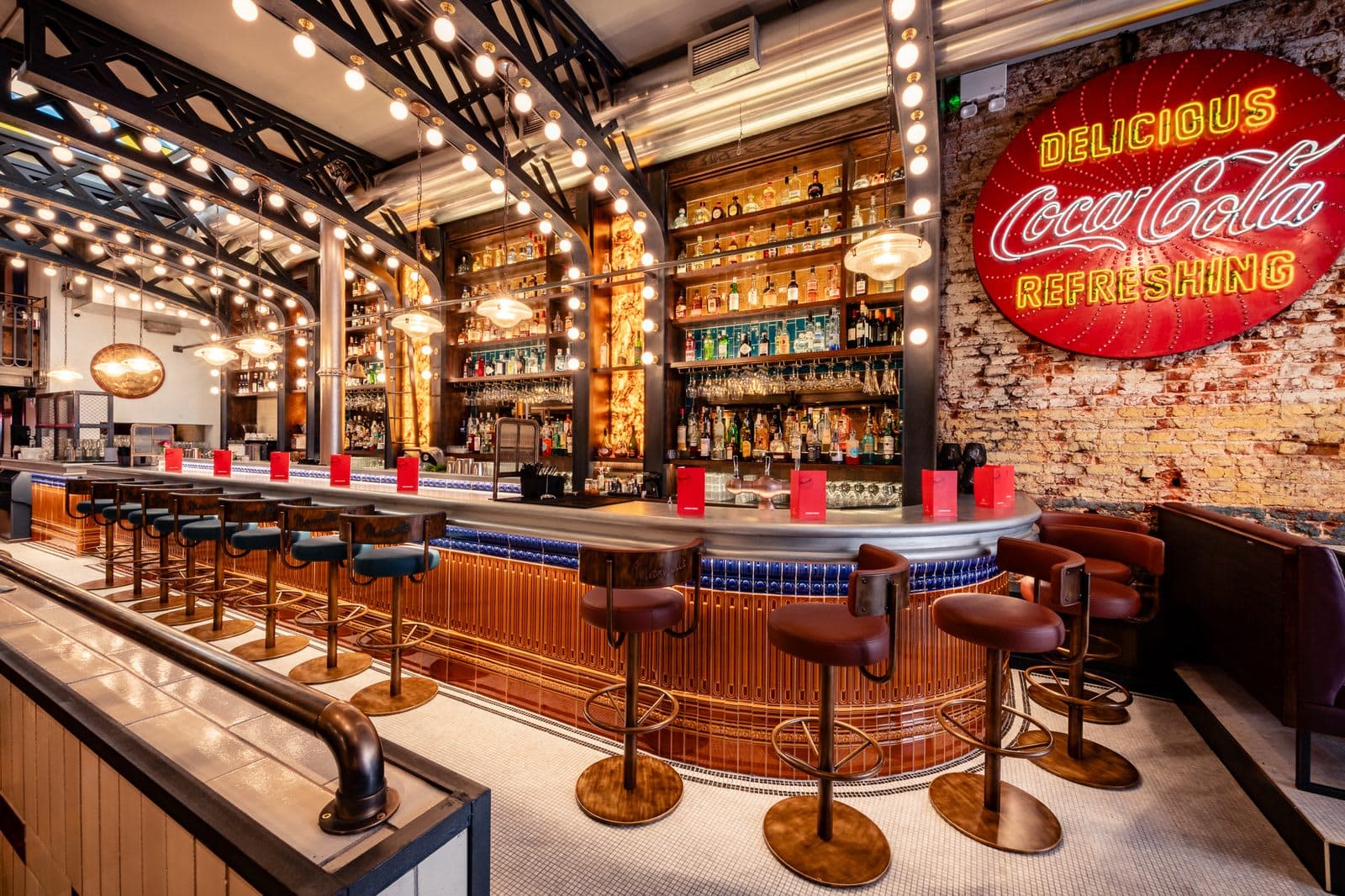 Maxwell's Bar & Grill - image 1