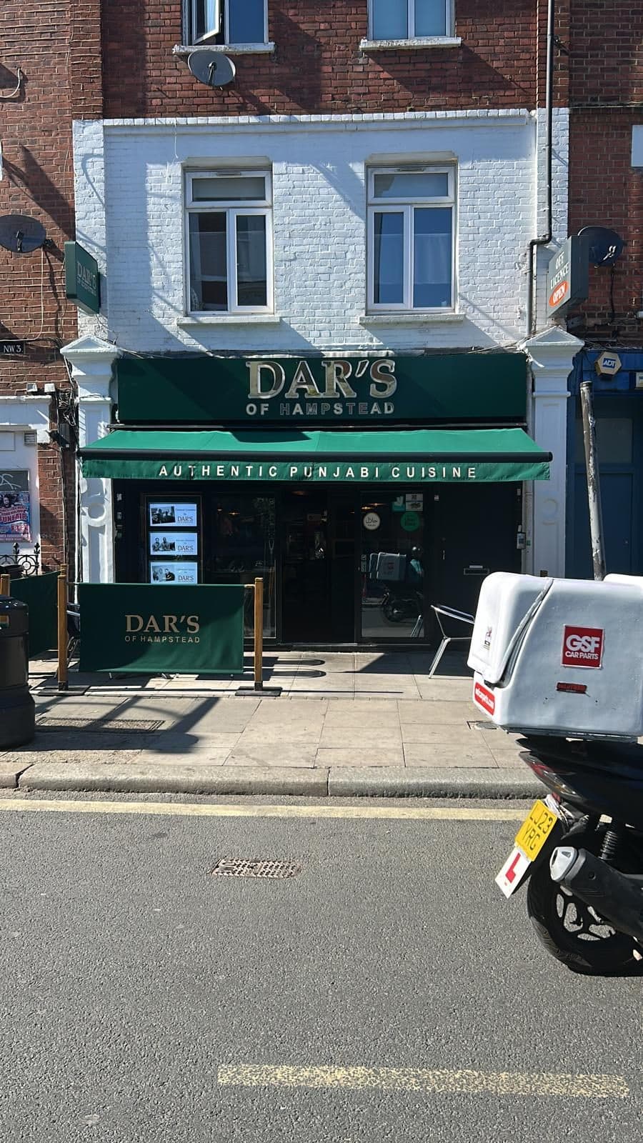 Dar's Grill - image 1