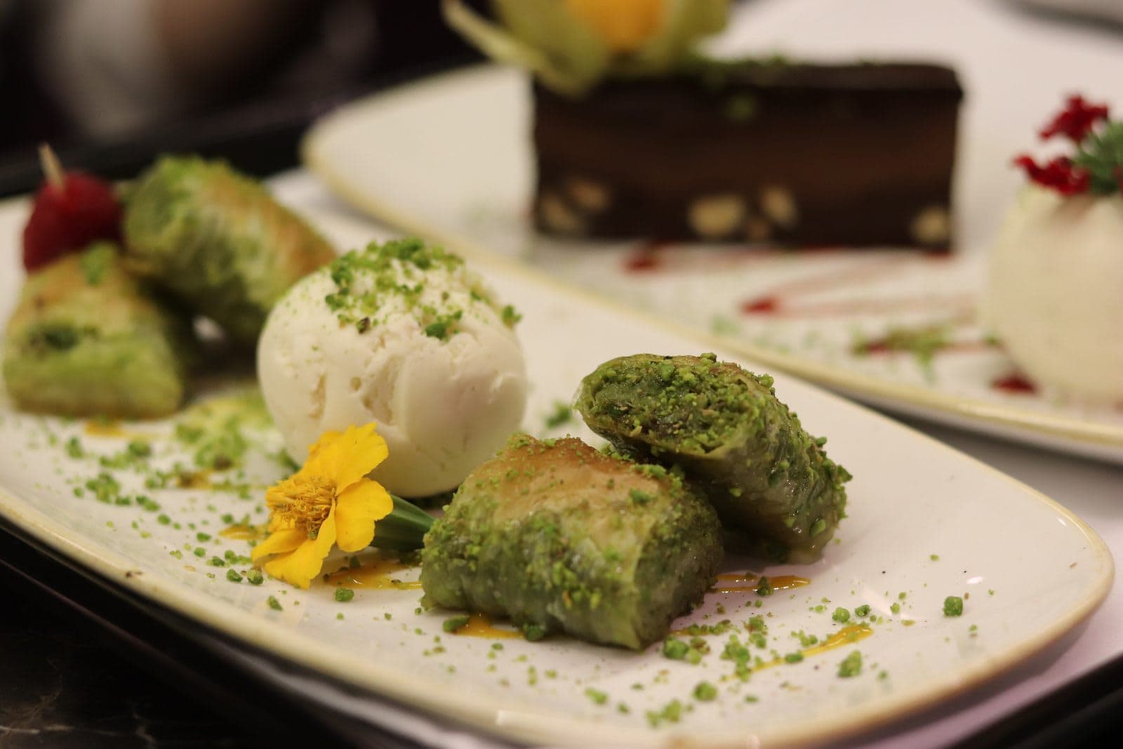 Zavi Restaurant - image 1