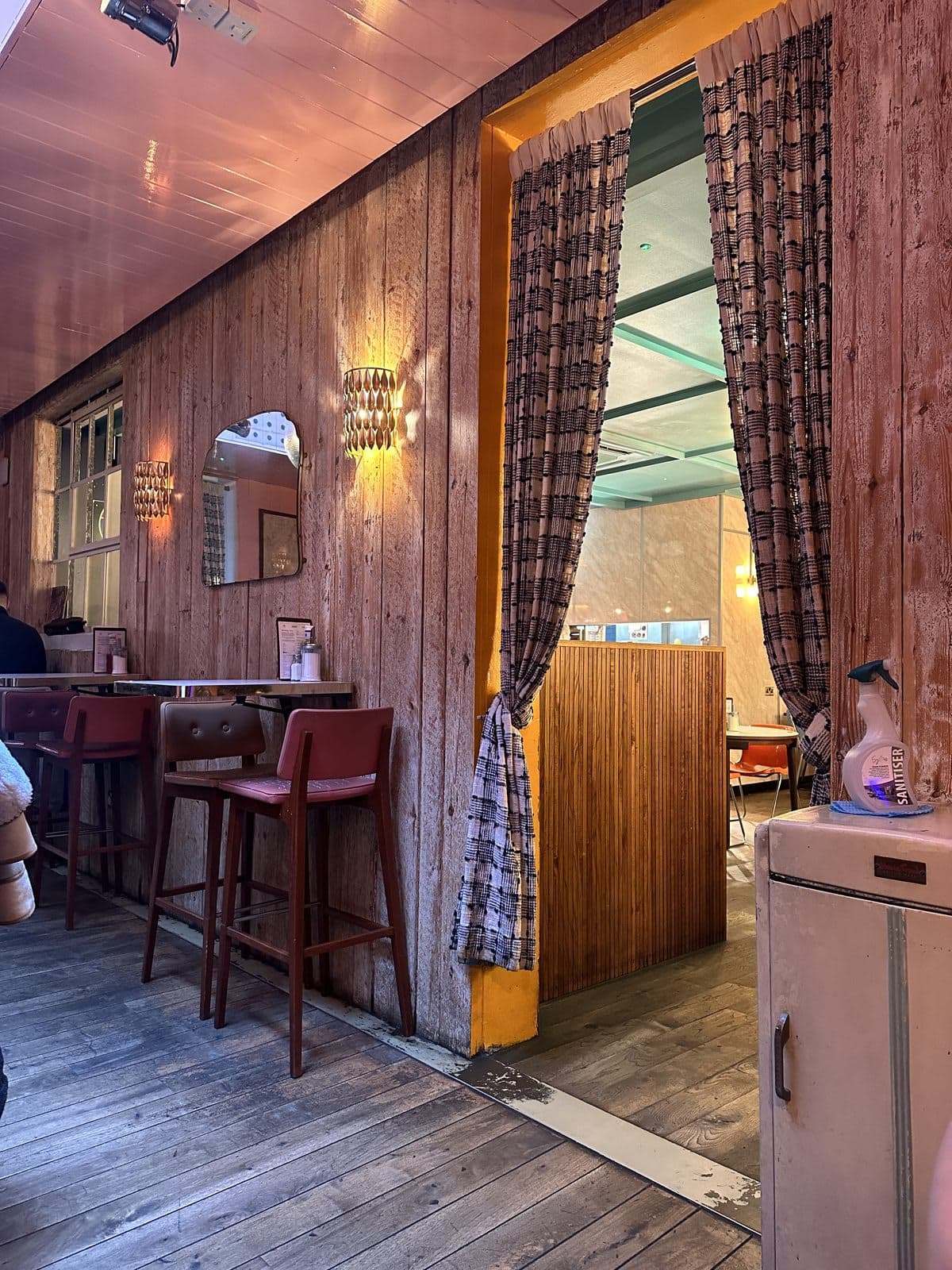 The Breakfast Club Hoxton - image 1