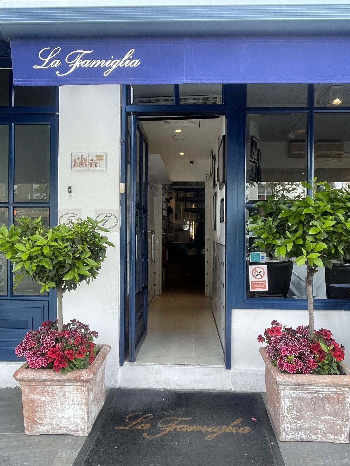La Famiglia - image 1