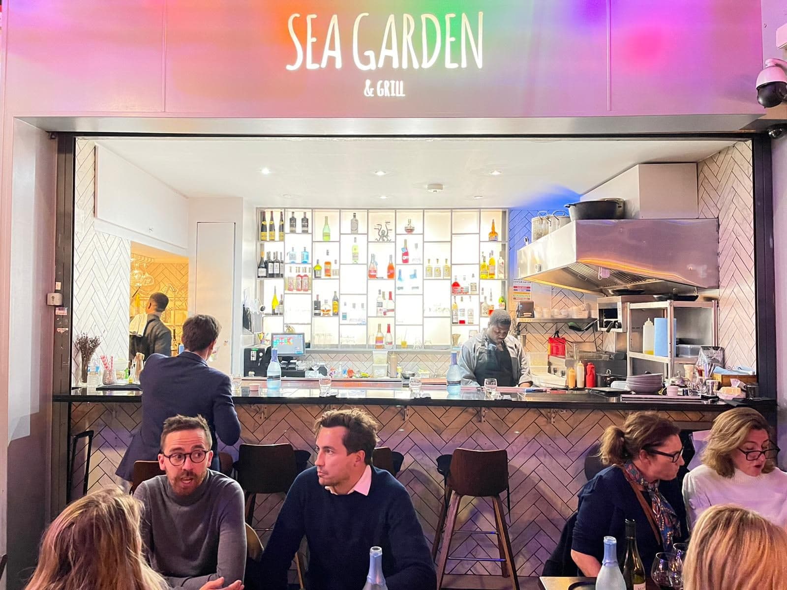 Sea Garden and Grill Tooting - image 1