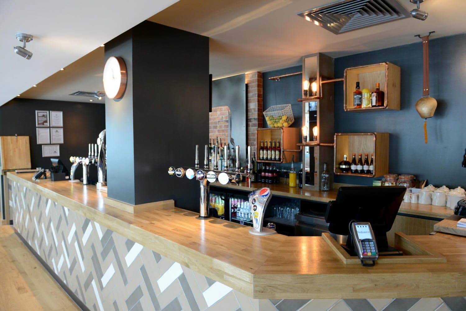 London Woolwich Beefeater - image 1