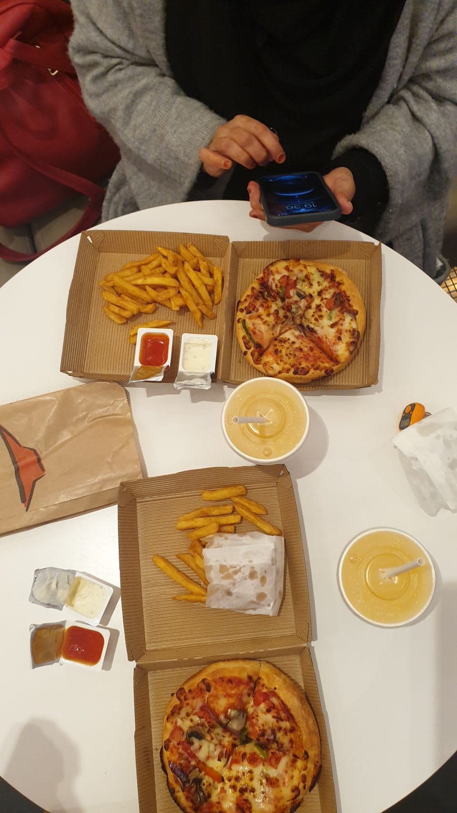 Pizza Hut - image 1