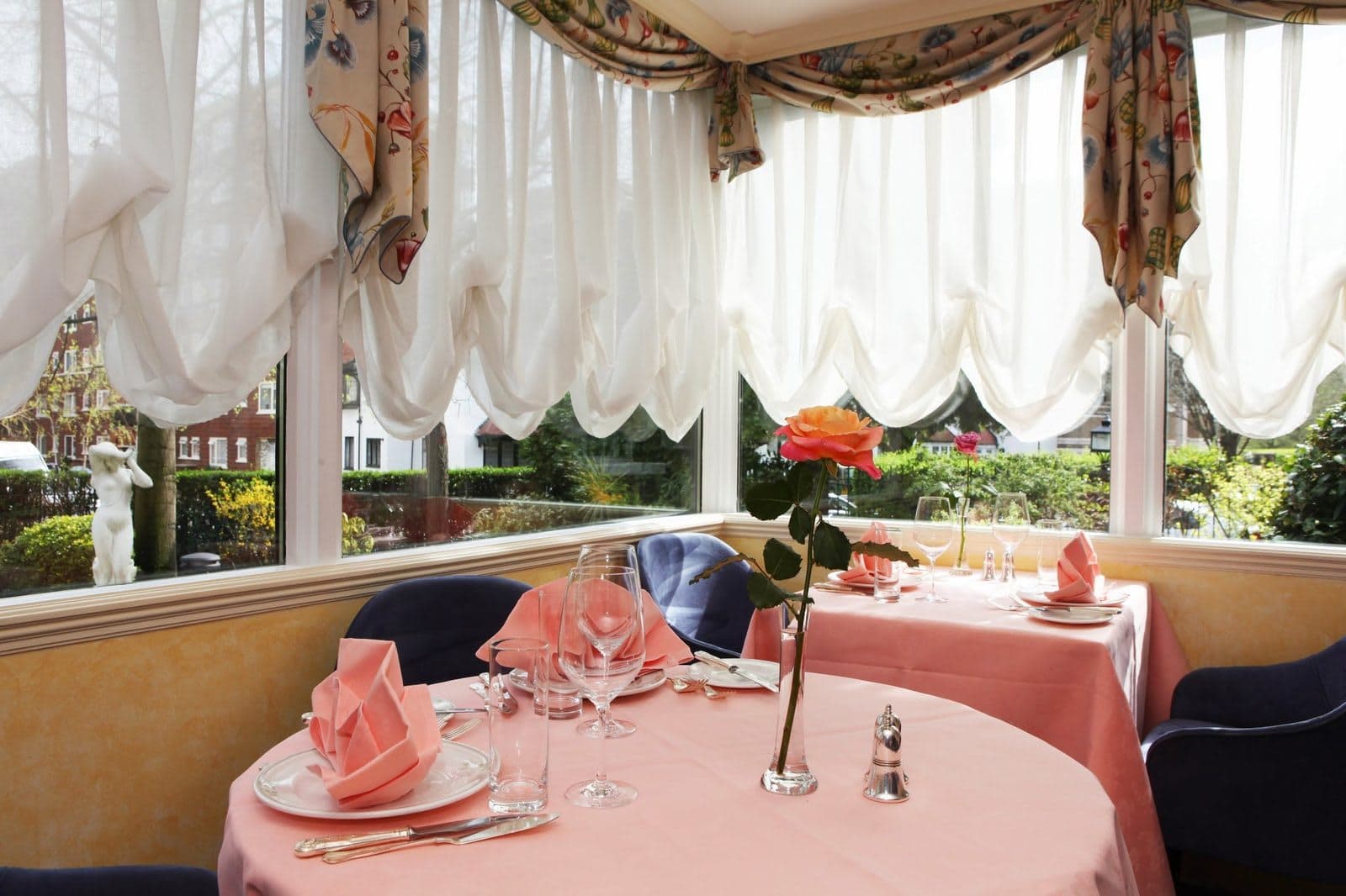 Oslo Court Restaurant - image 1