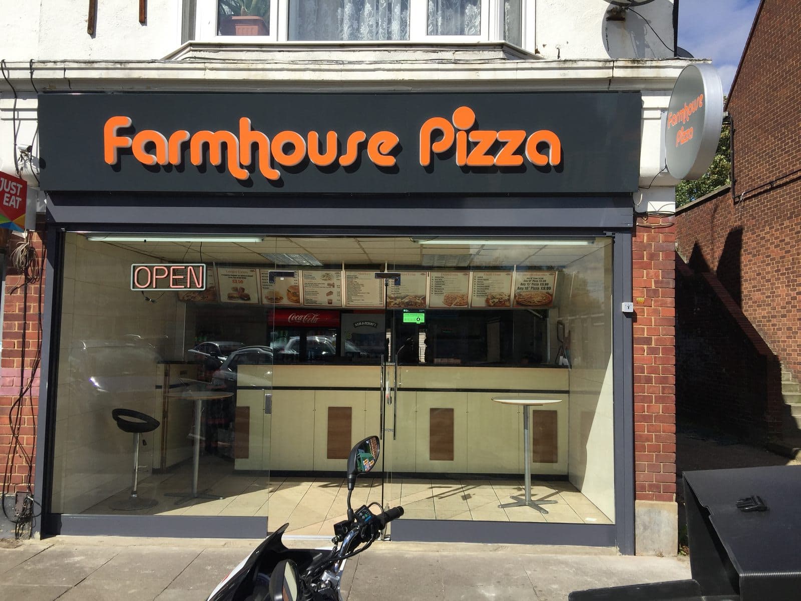 Farmhouse Pizza Ruislip - image 1