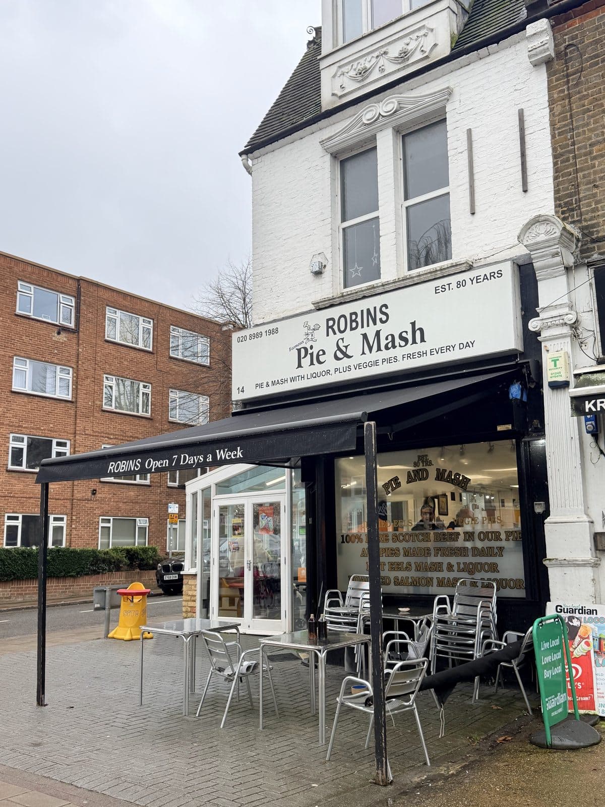 Robins Pie & Mash London - image 1