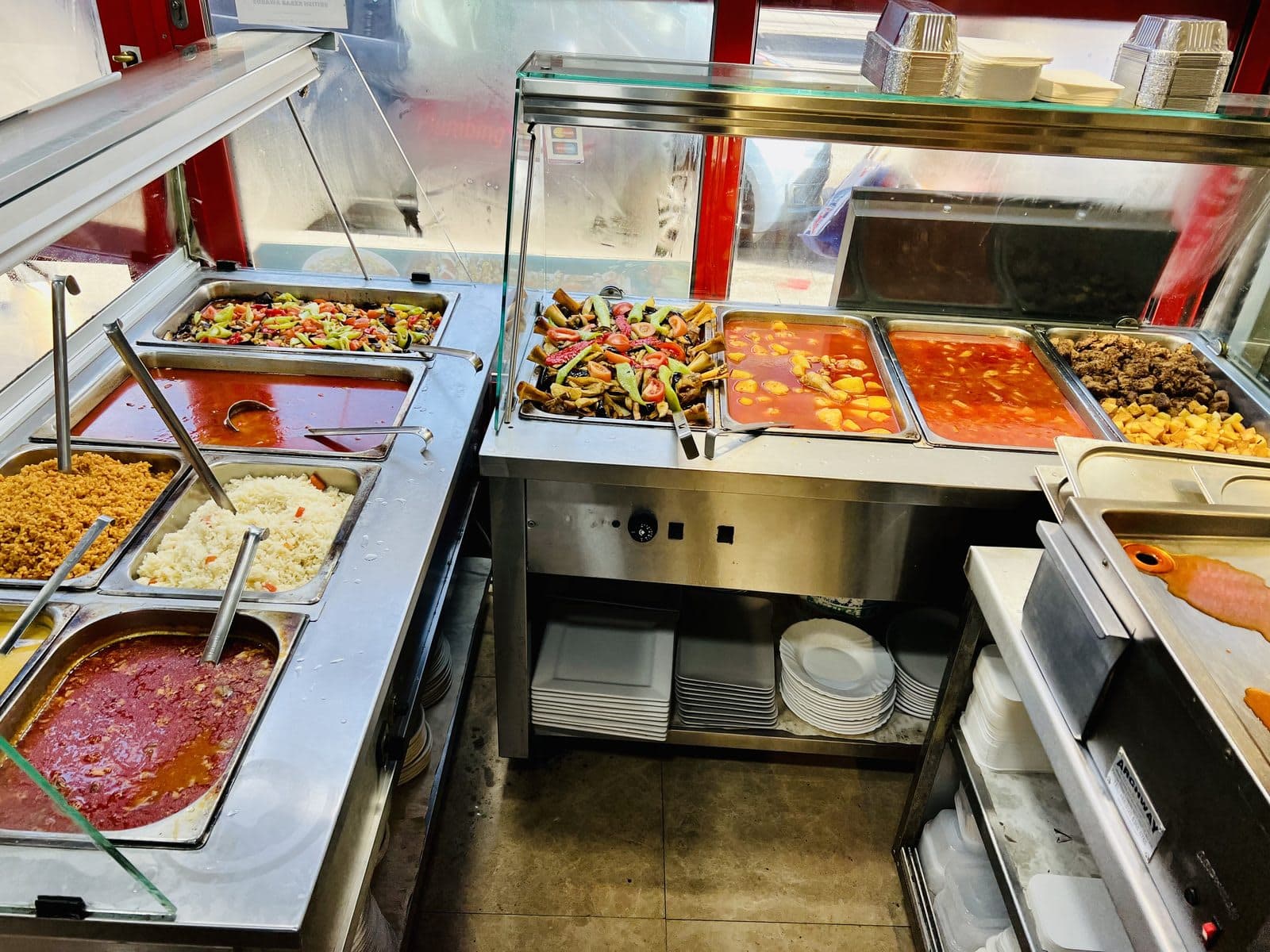 Croydon Mazi Restaurant - image 1
