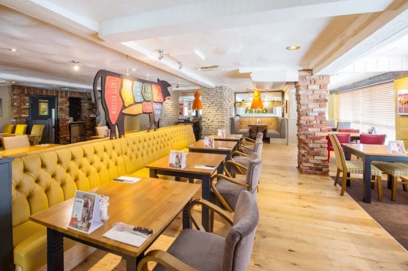 Travellers Rest Beefeater - image 1