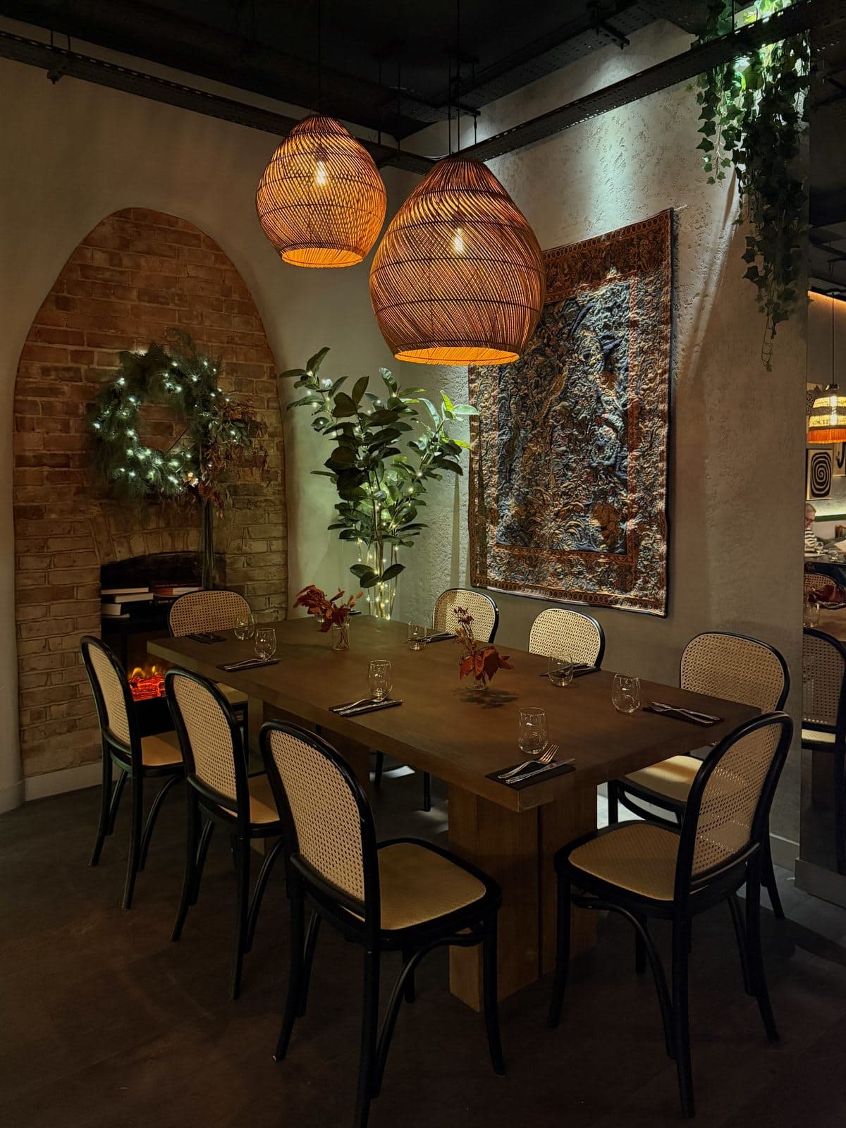 Bennie Restaurant & Bar - image 1