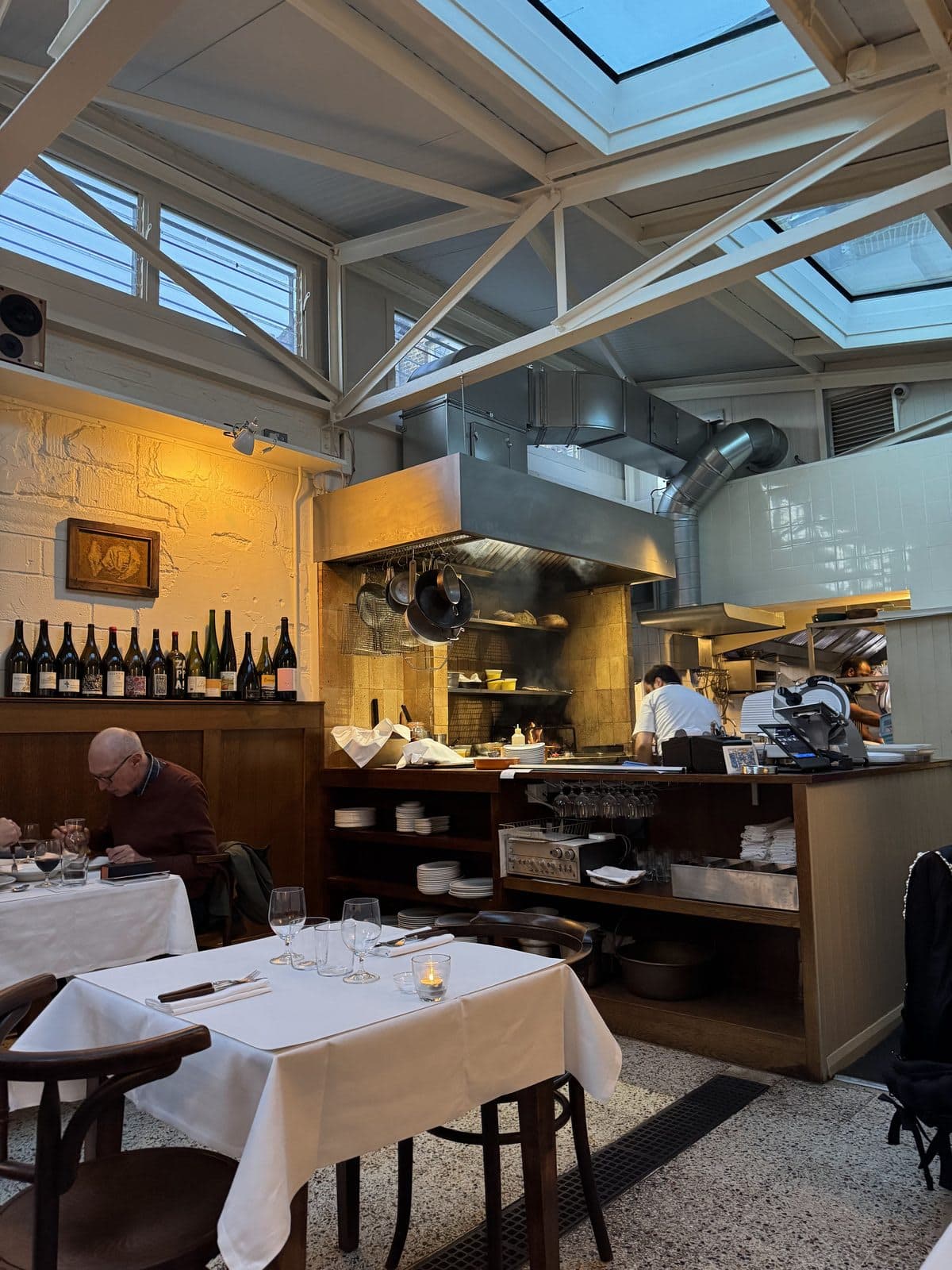 Leo's Restaurant & Bar - image 1