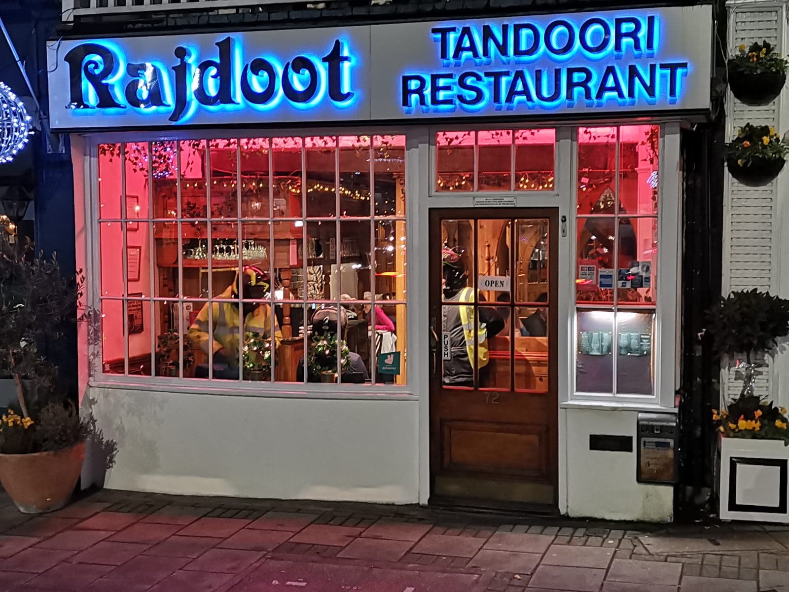 Rajdoot Tandoori Restaurant - image 1