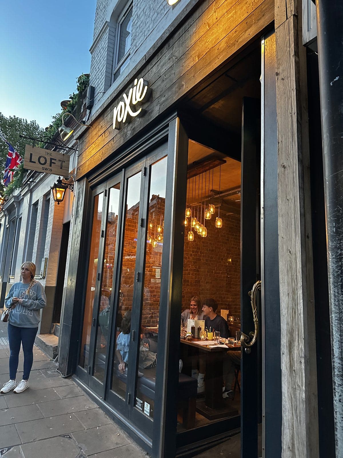 Roxie Steak - Wimbledon - image 1