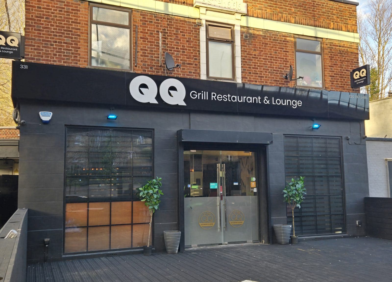 QQ Grill Restaurant & Lounge Hackney - image 1