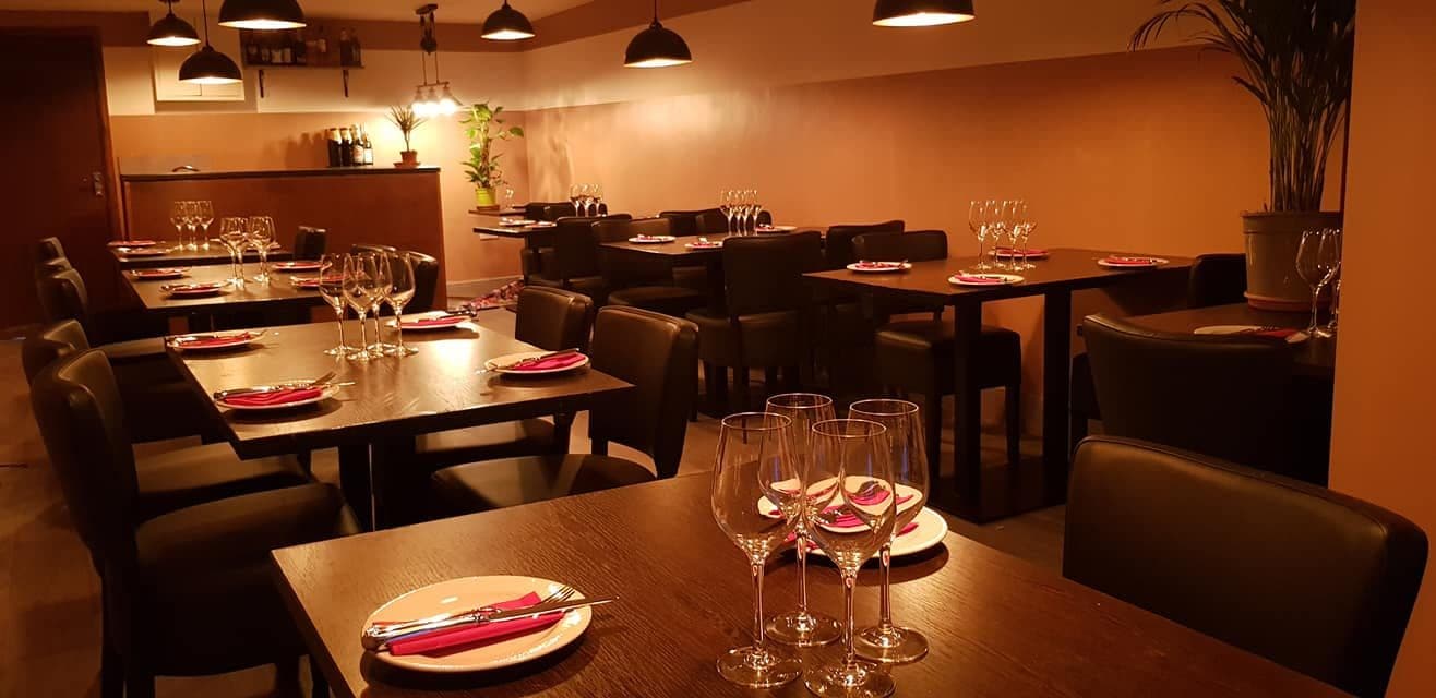 Aromas Tandoori Restaurant - image 1