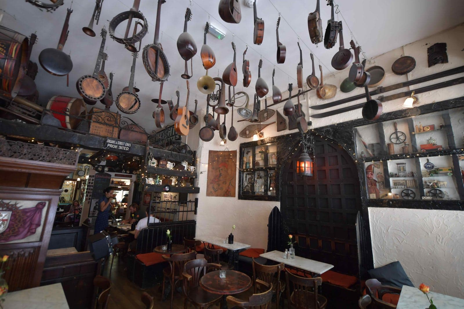 Troubadour - image 1
