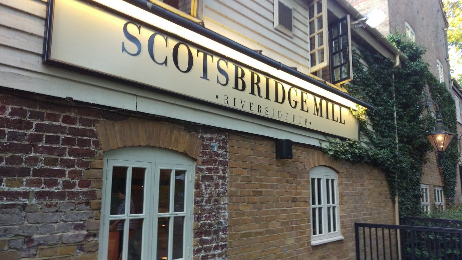 Miller & Carter Rickmansworth - image 1