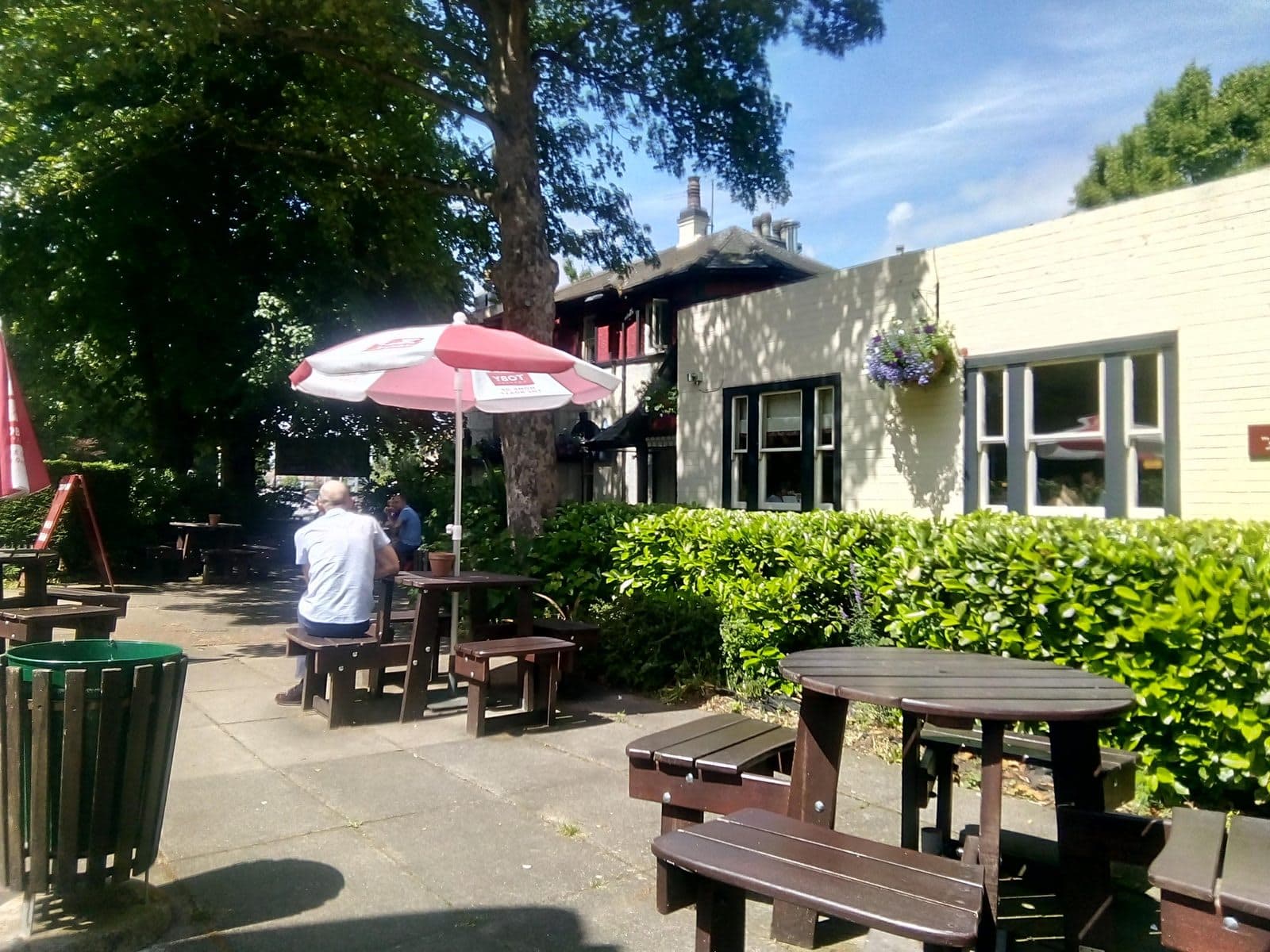 Toby Carvery Crown - image 1