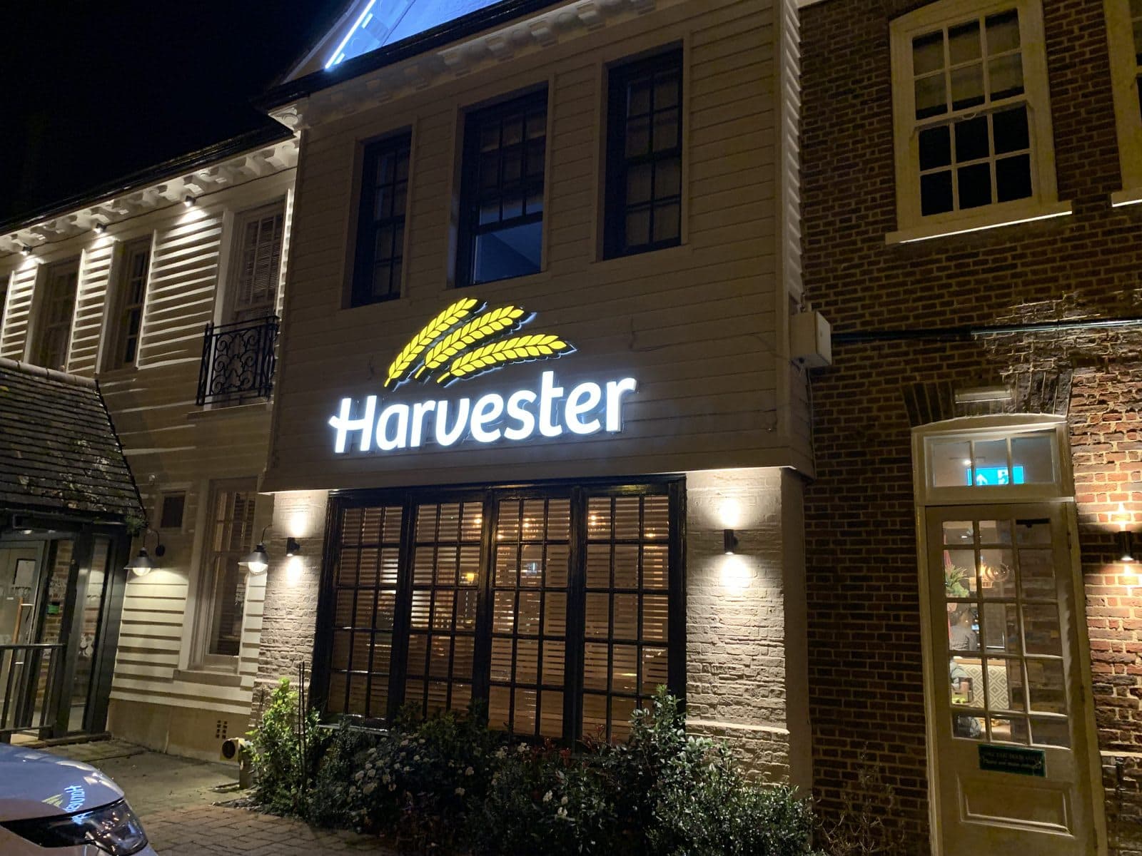 Harvester Crooked Billet Bromley - image 1